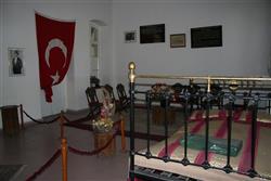 Taş Mektep Atatürk'ün Konakladığı Oda.jpg